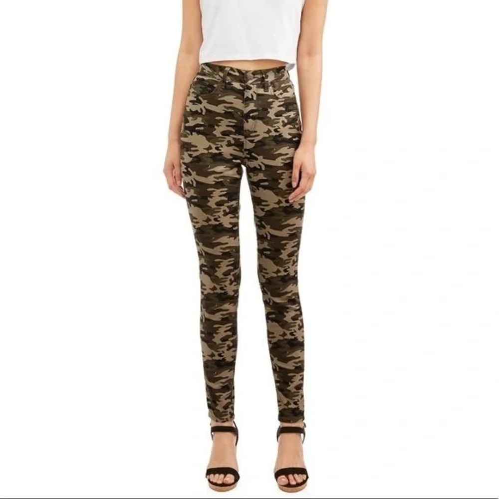 No Boundaries NoBo Camo High Rise Skinny Jeans Size 3 Y2K Grunge NWT